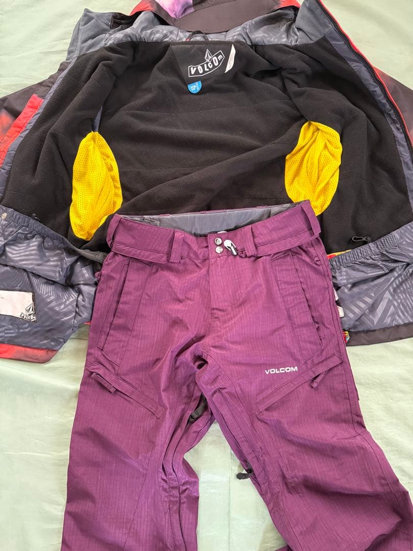 Volcom 子ども用 スノーボードウェア