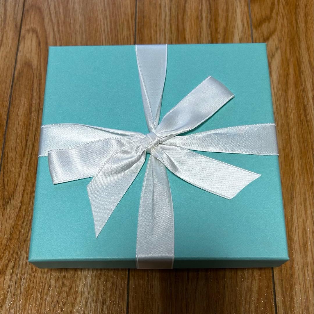 【新品未使用】Tiffany ブルーボウデザートプレート2枚　ティファニーブルー
