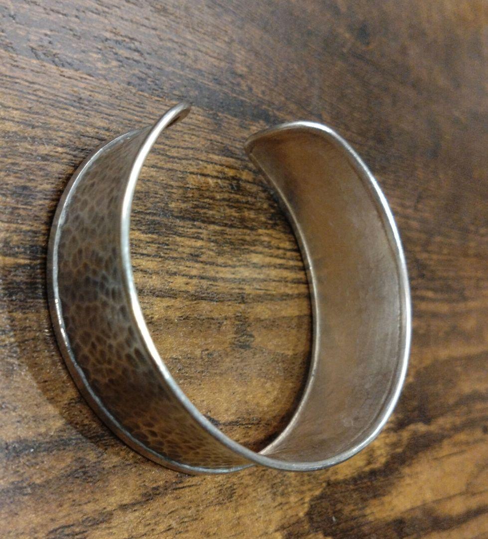 Sak☆【手仕事の温もり】　カレンシルバー バングル☆