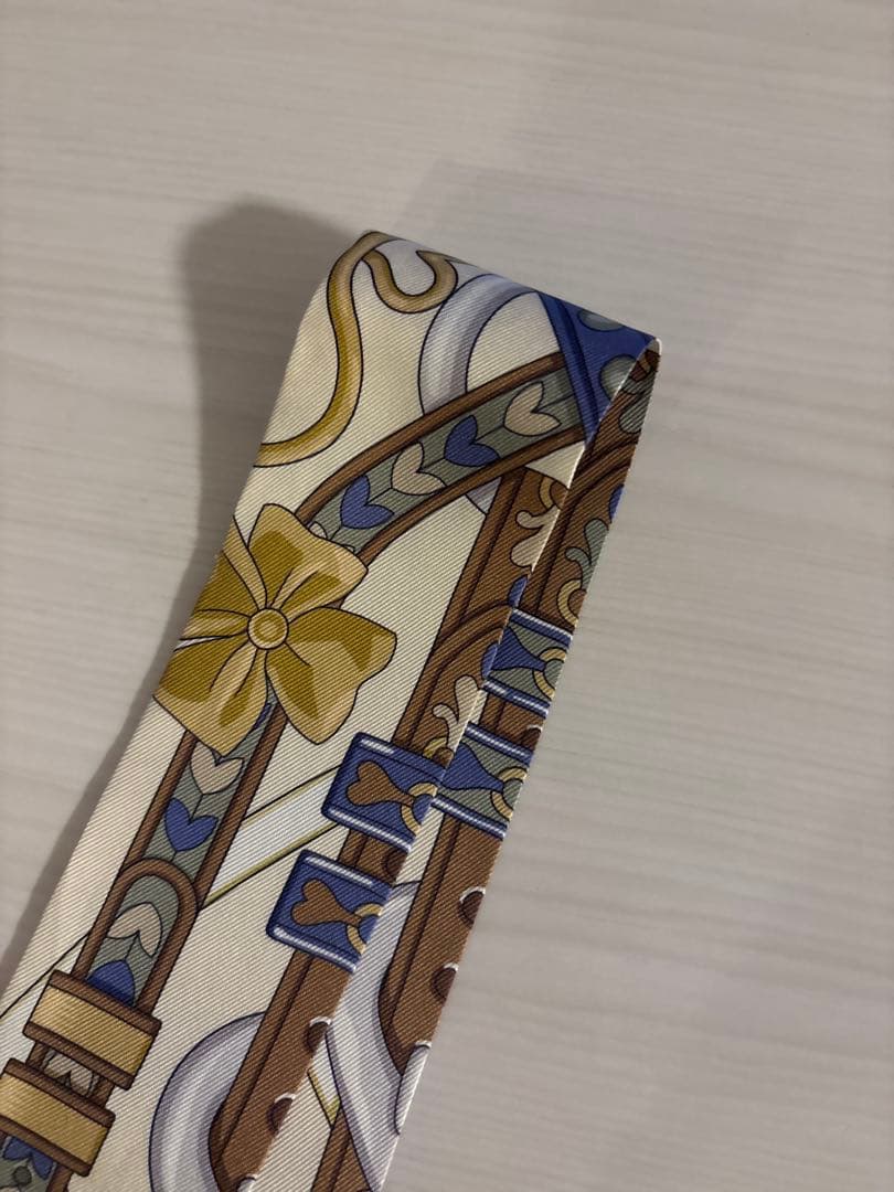 Hermès エルメス　ツイリー