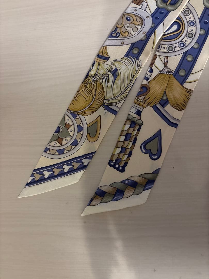 Hermès エルメス　ツイリー