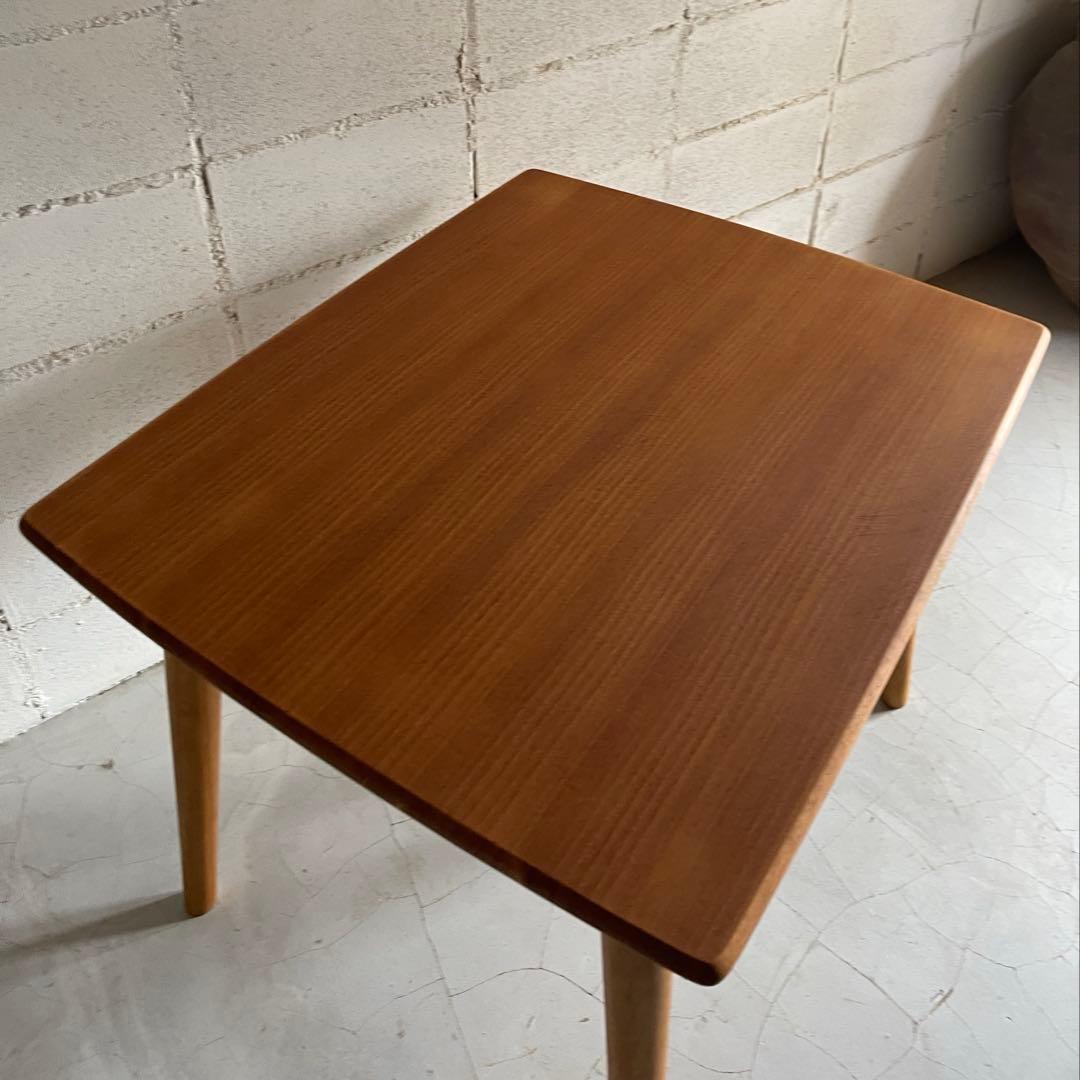 大塚家具　ダイニングテーブル　コンパクトサイズ　北欧風　丸斜め脚　スッキリ幕板無