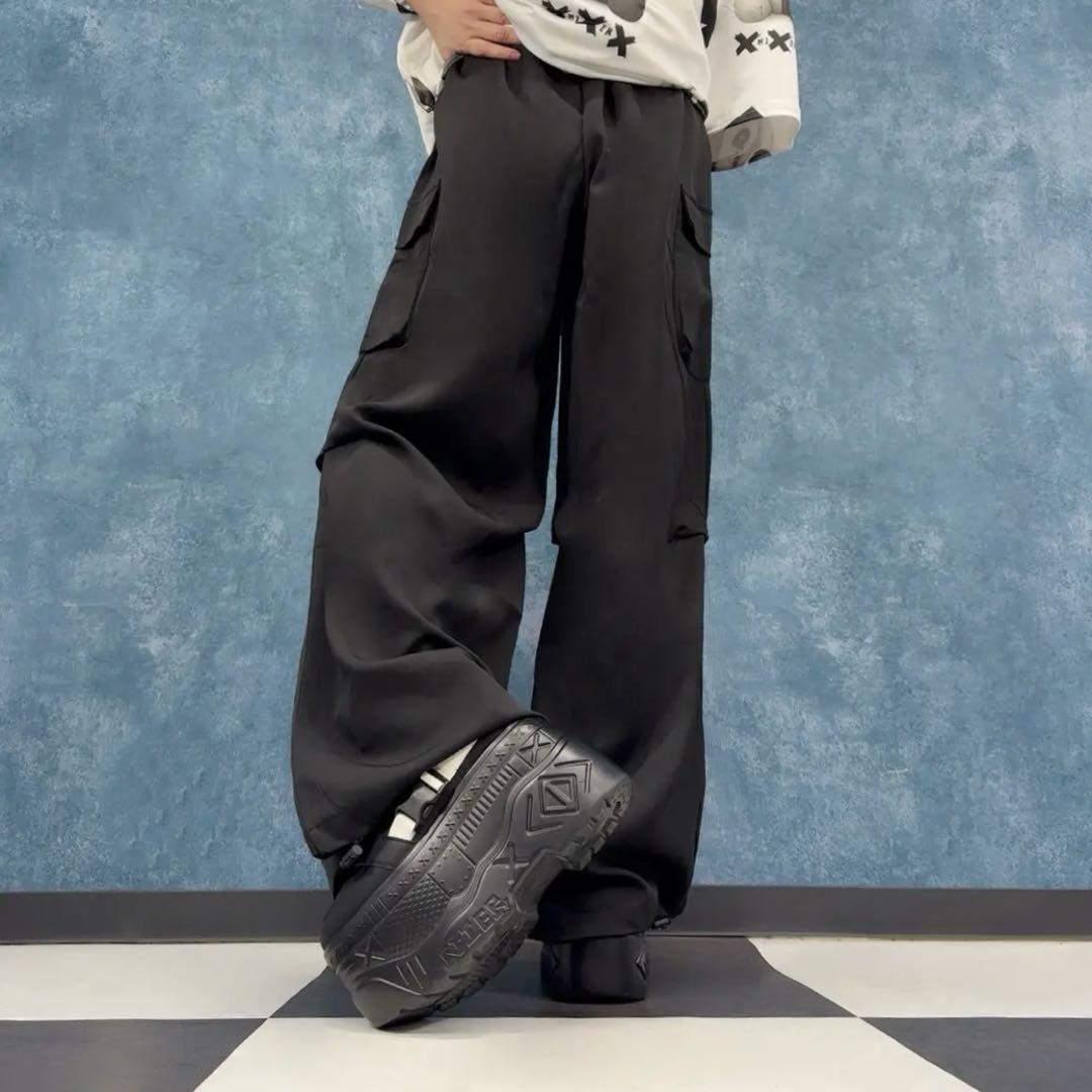 NieR 立体パイル生地UNISEX WIDE CARGO PANTS