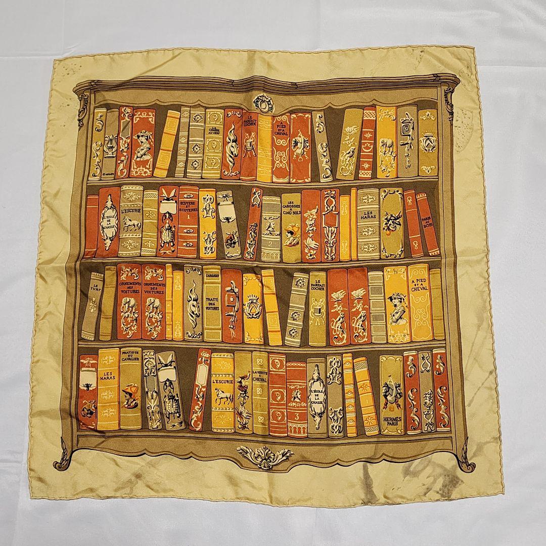★HERMES★エルメス ミニスカーフ カレ40 本 本棚 マスタードイエロー.