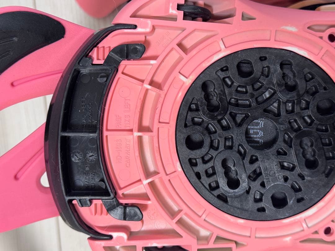 ピンク スノーボード ビンディング