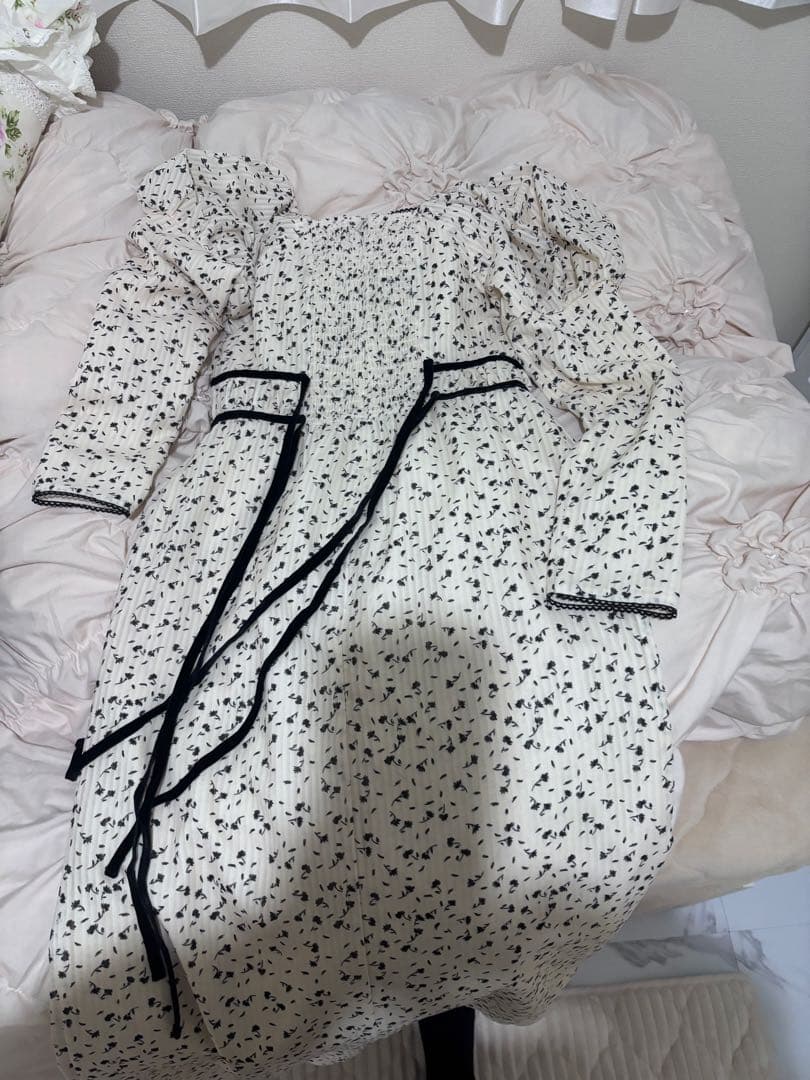 ワンピース Capucine Bloom Sleeve Chiffon Dress