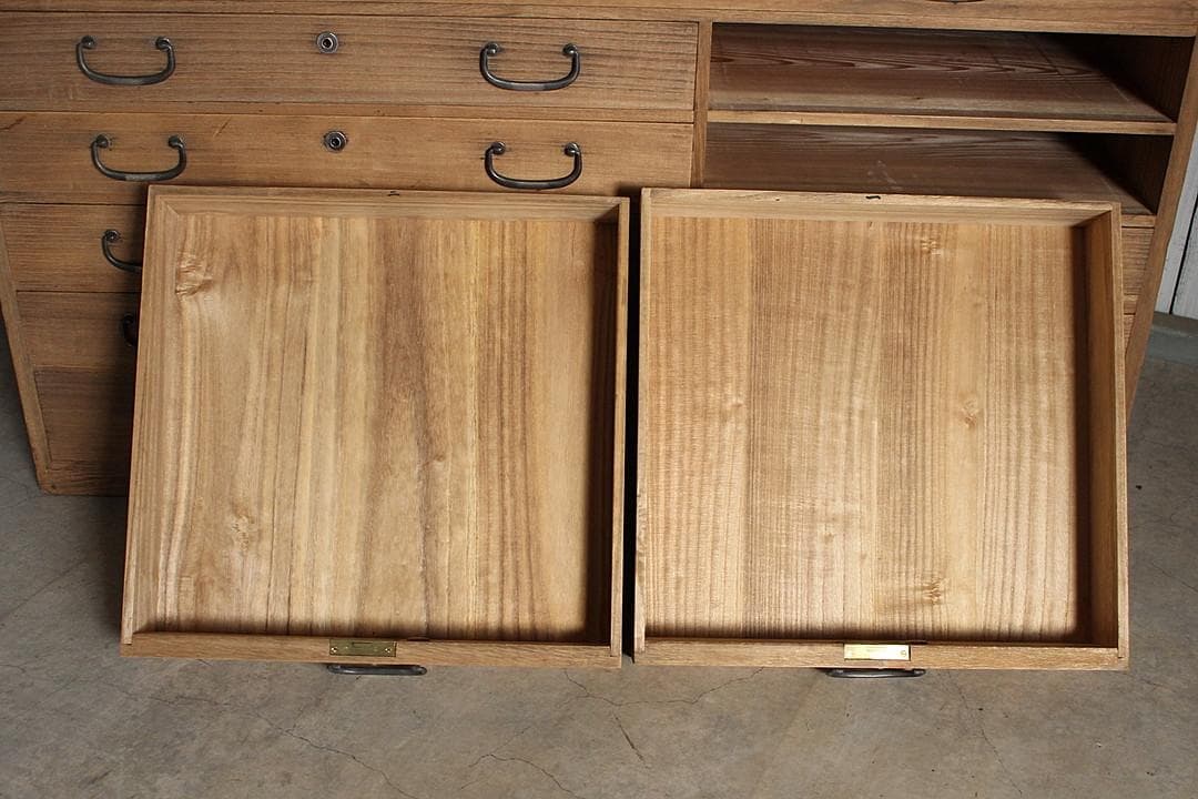 古い木製の引き出し　15杯