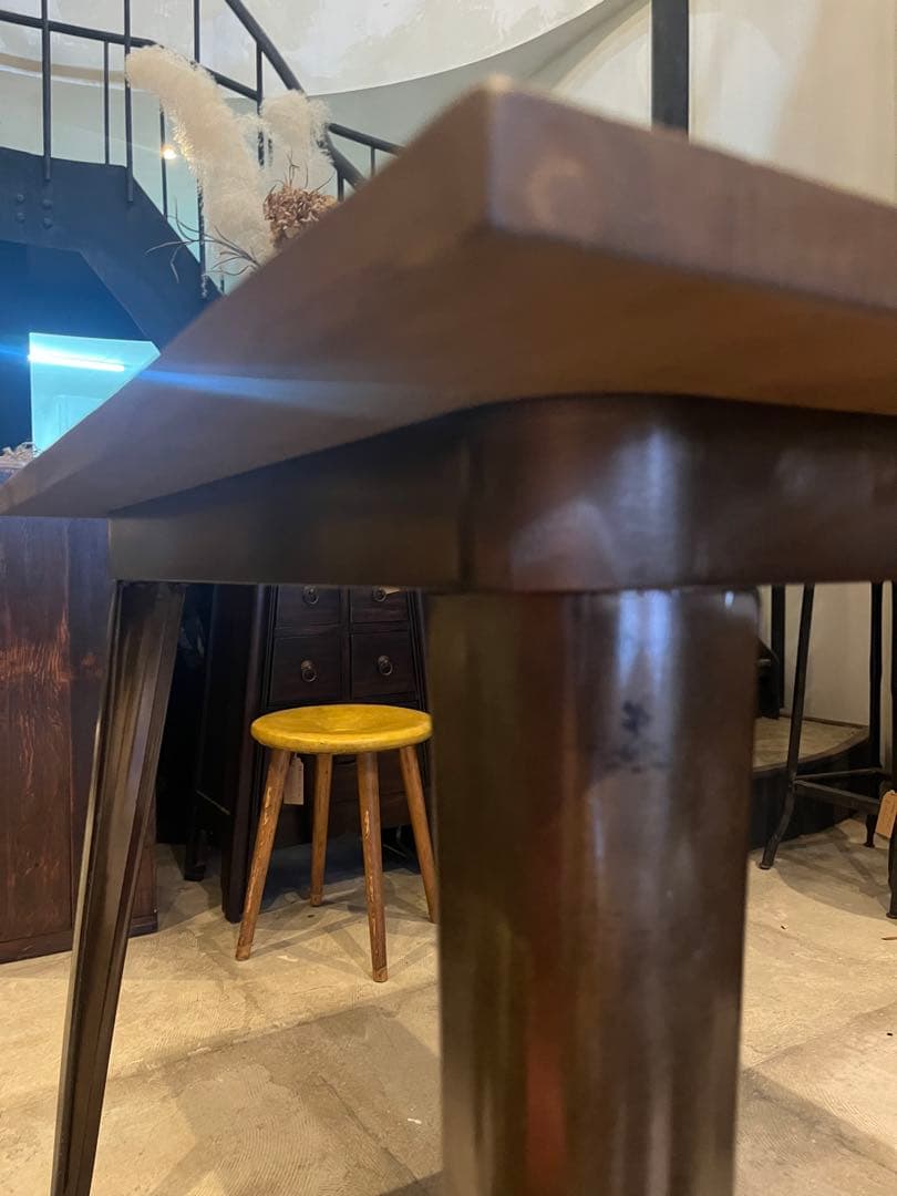 インダストリアルテーブル