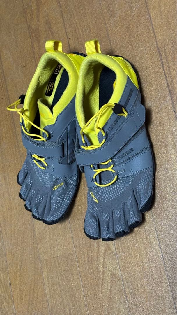 ビブラムファイブフィンガーズ