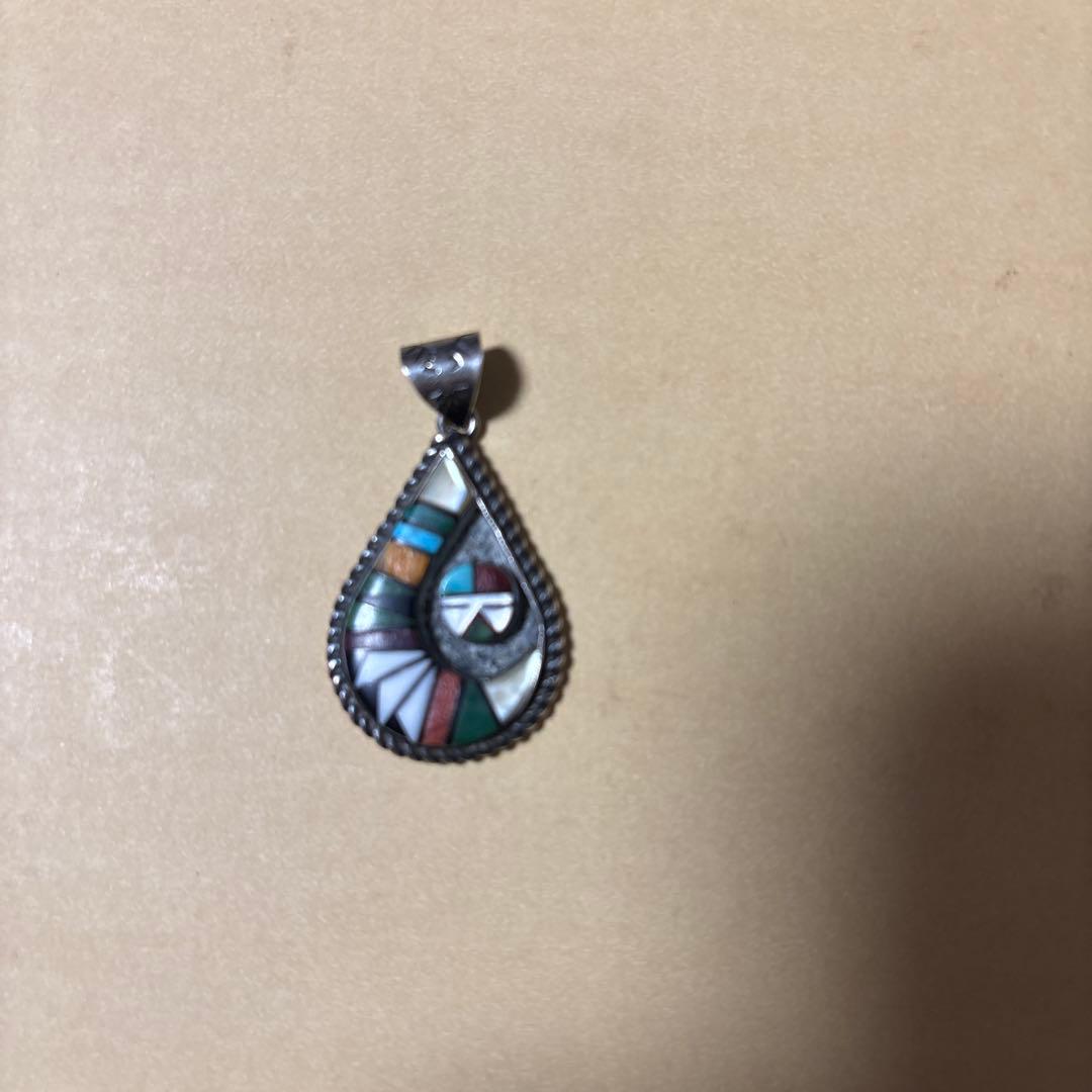 ズニ族　ネックレストップ