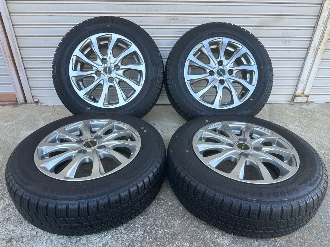 a*y様 値下げしました【2022年製】スタッドレスタイヤ4本セット165/70