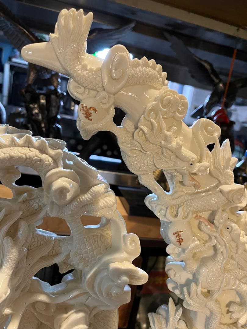 象牙風中国縁起置物、象牙風龍、中国繊細彫刻、中国天龍縁起置物、龍鯉城置物