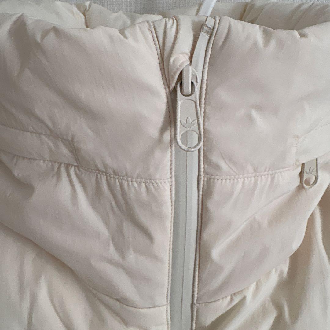 m*u様 adidas オリジナルホワイト ダウンジャケットショート丈 元値3万