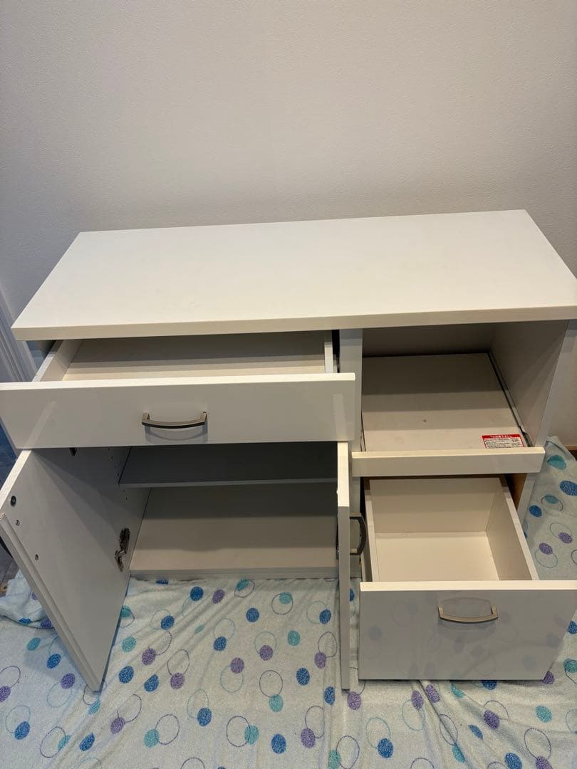 ニトリ　キッチンボード　食器棚