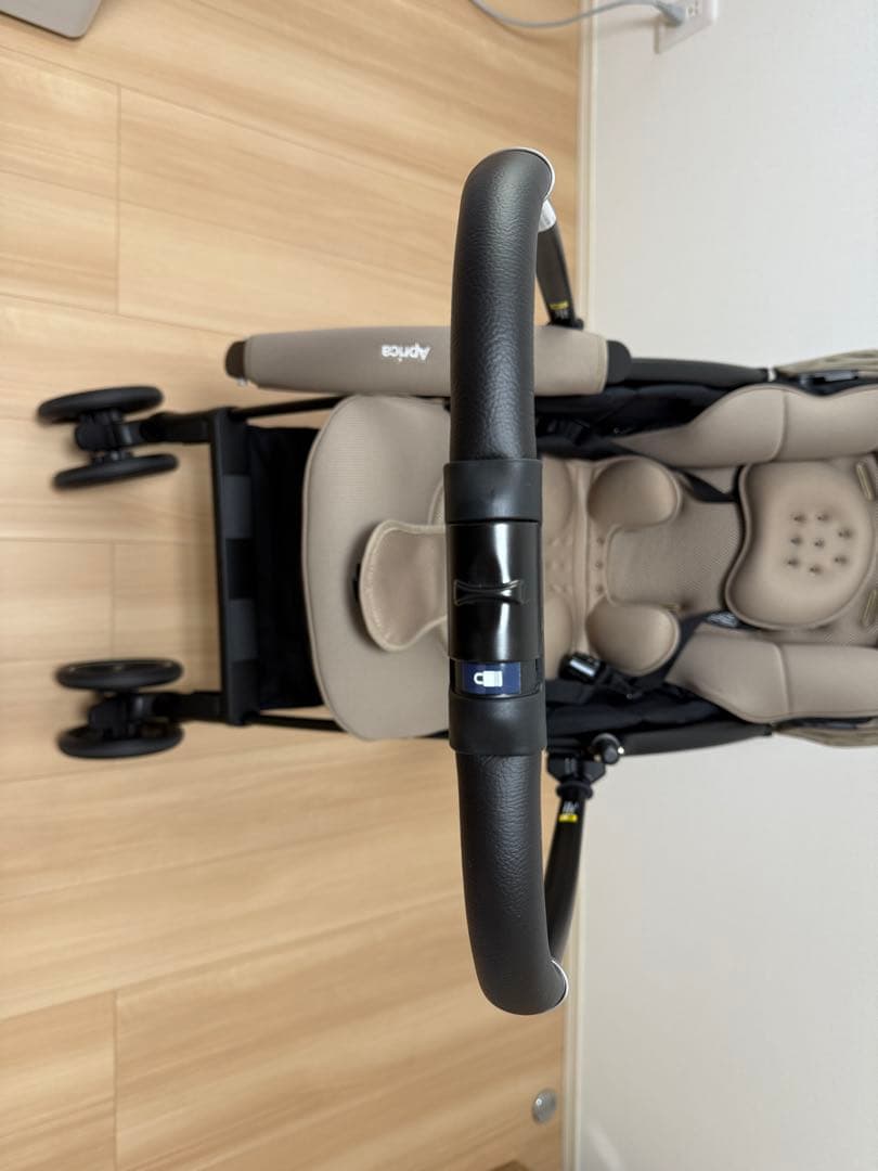 アップリカ ラクーナ クッション AH ベージュ A型ベビーカー