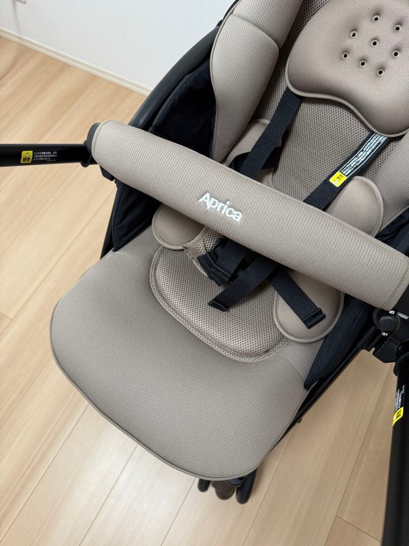 アップリカ ラクーナ クッション AH ベージュ A型ベビーカー