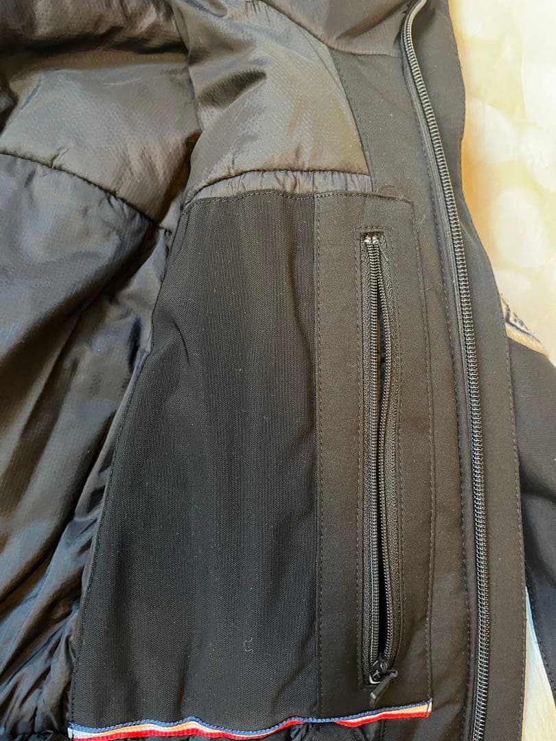 希少✨スタイリッシュなモンクレール　ショートダウンジャケット　スキーウェア