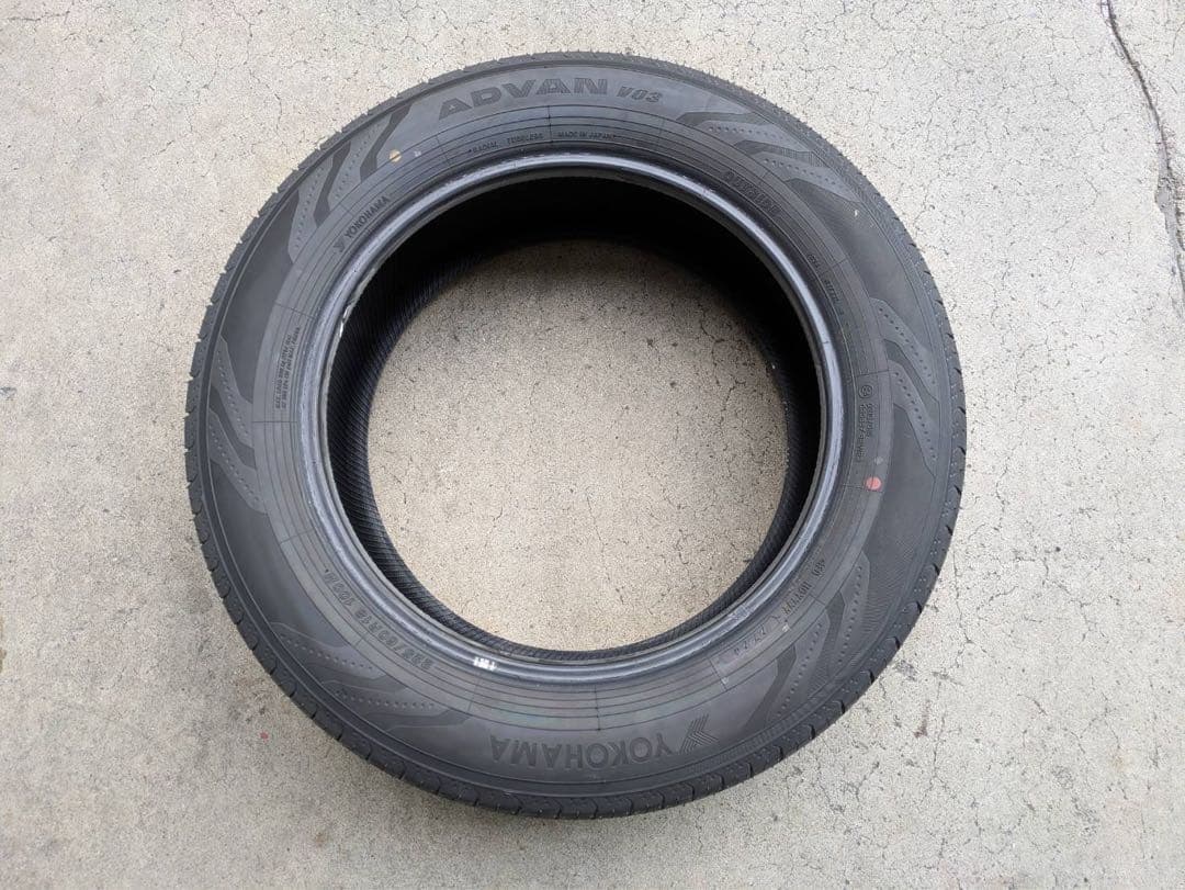 Yokohama ADVAN 18インチタイヤ4本セット　225/60R18