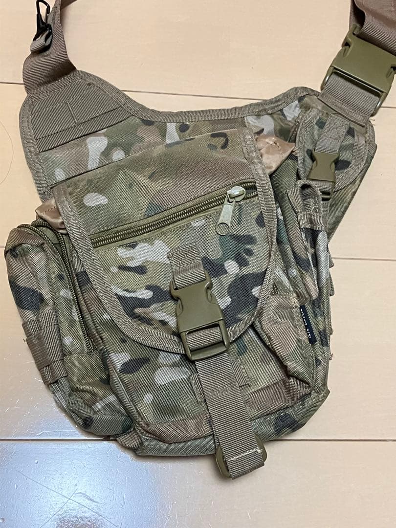 Eagle Force 迷彩服セット 膝当て付き