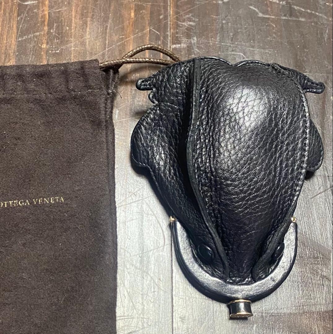 BOTTEGA VENETA ブラックレザー ケース　フロッグ　ガマグチ