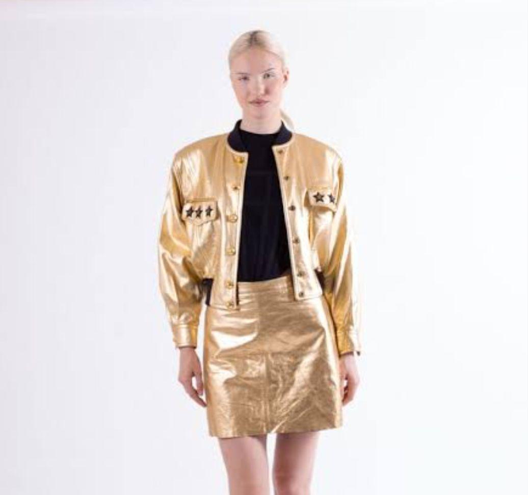 エスカーダEscada　ゴールドレザー　ボンバージャケット　スター　38