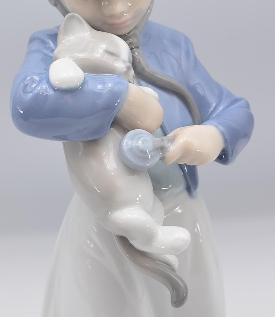 おだいじに　＃8544　★リヤドロ　スペイン　ポーセリン　光沢仕上げ　箱付き