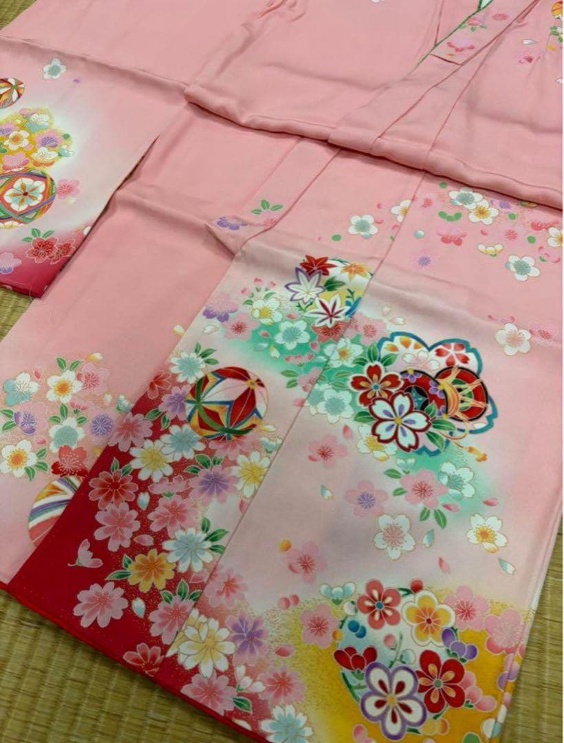 七五三　女の子着物　三ツ身着物　正絹　新品　華やかピンク　可愛い手毬柄　桜　鼓
