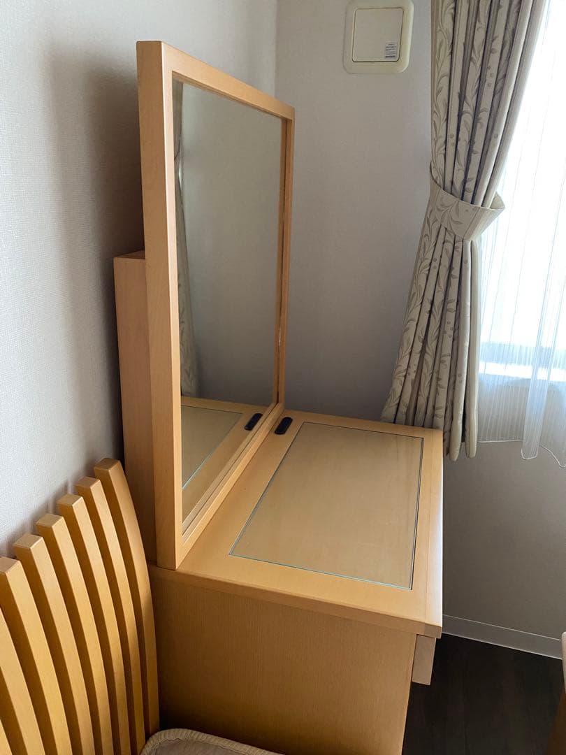 新品未使用　ドレッサー　鏡台② イス