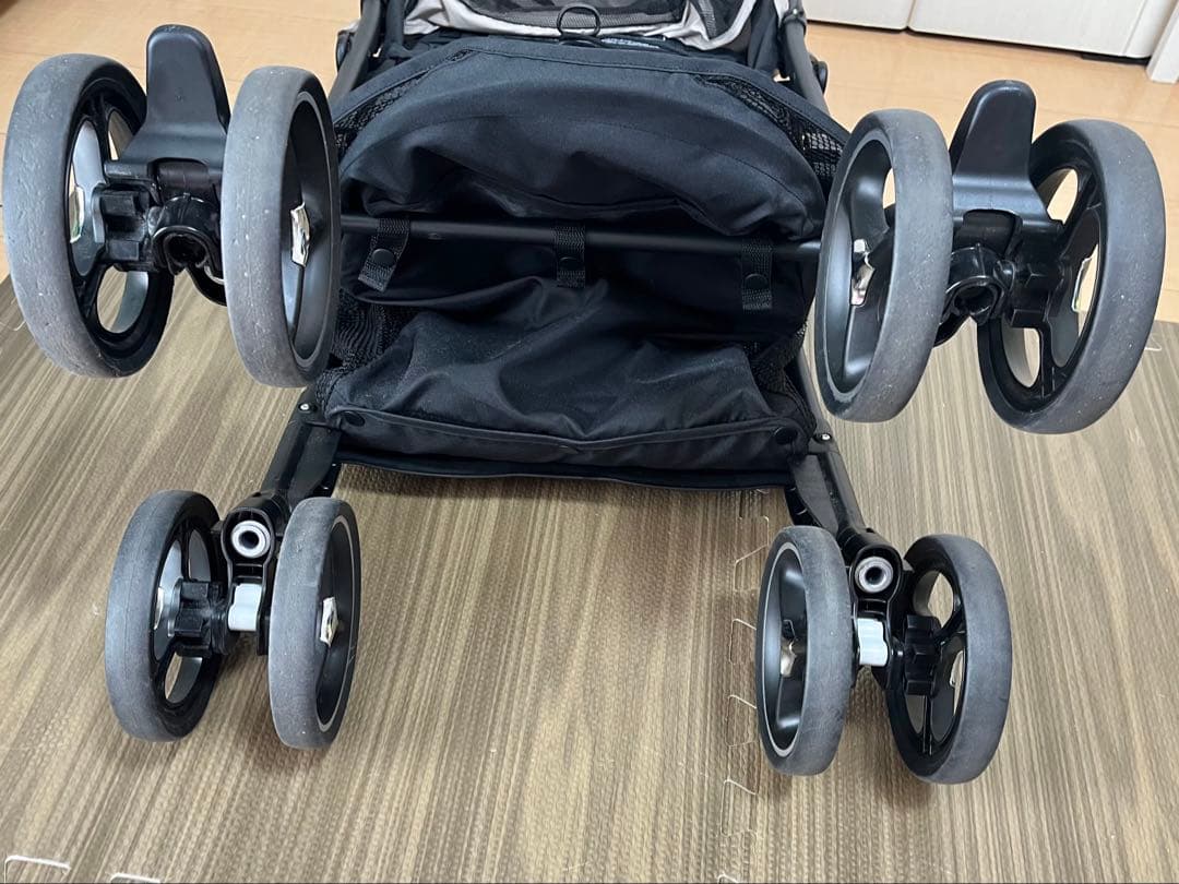 【未使用レインカバー付】アップリカ　マジカルエアーフリー　ベビーカー