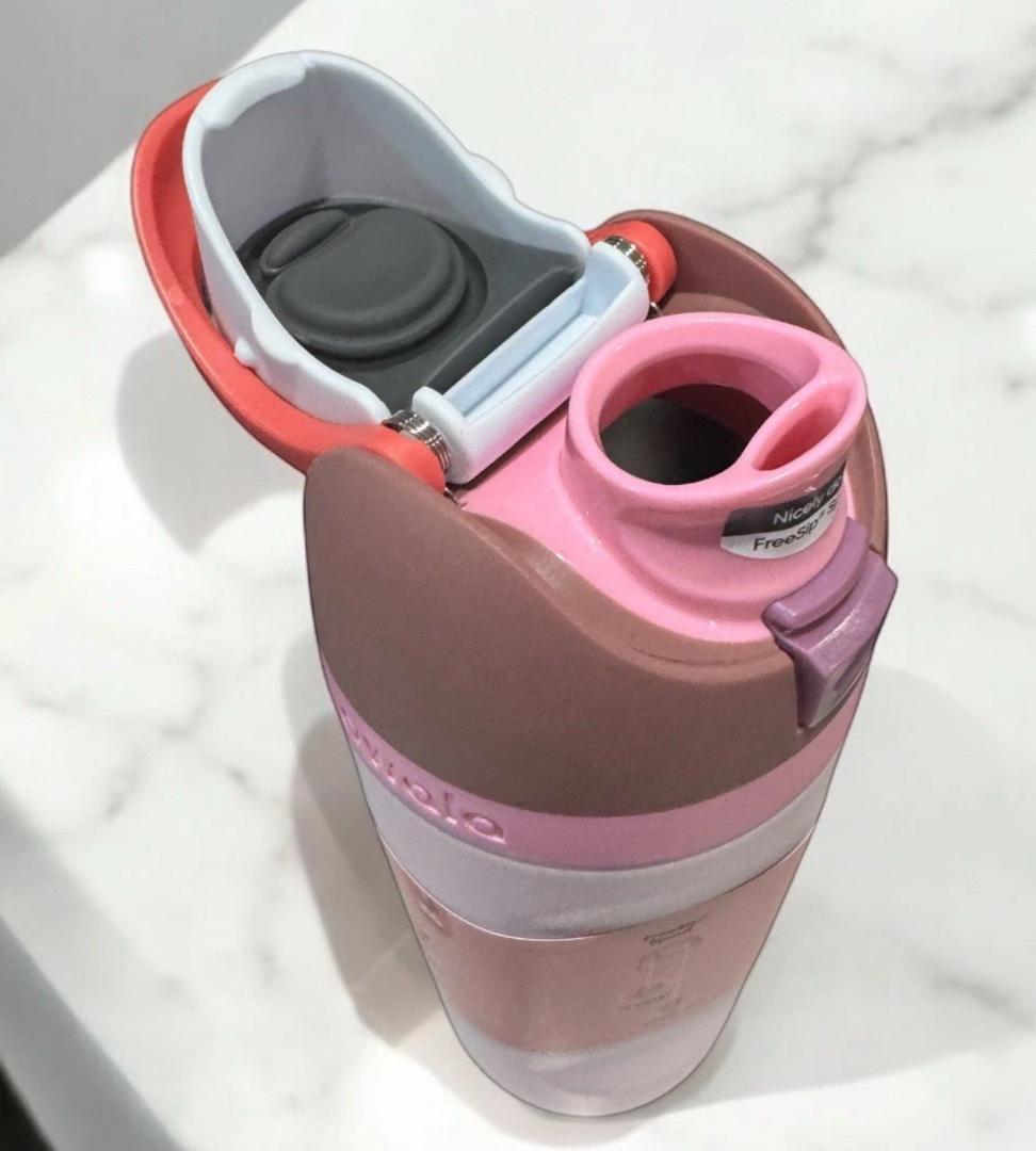 アメリカ限定カラー Owala FreeSip 子ども用水筒 475ml