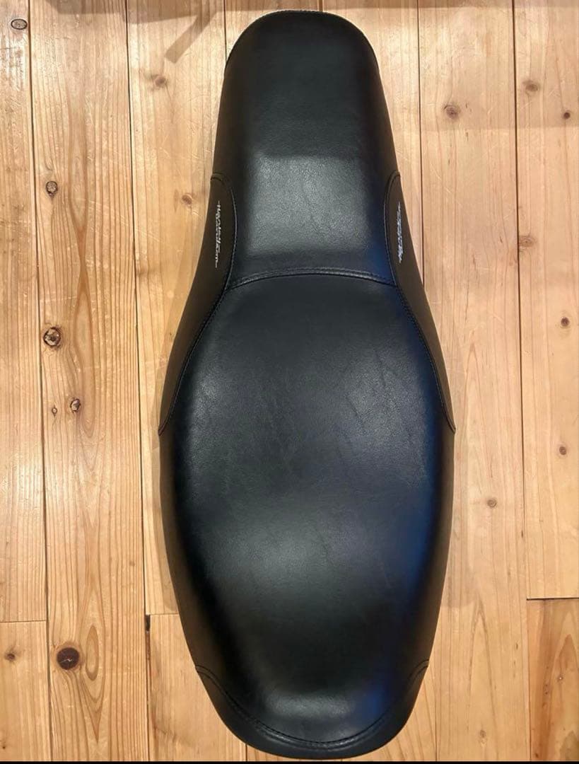 ハーレー ローライダーＳ　FXDLSダイナ　純正オプション　バッドランダーシート