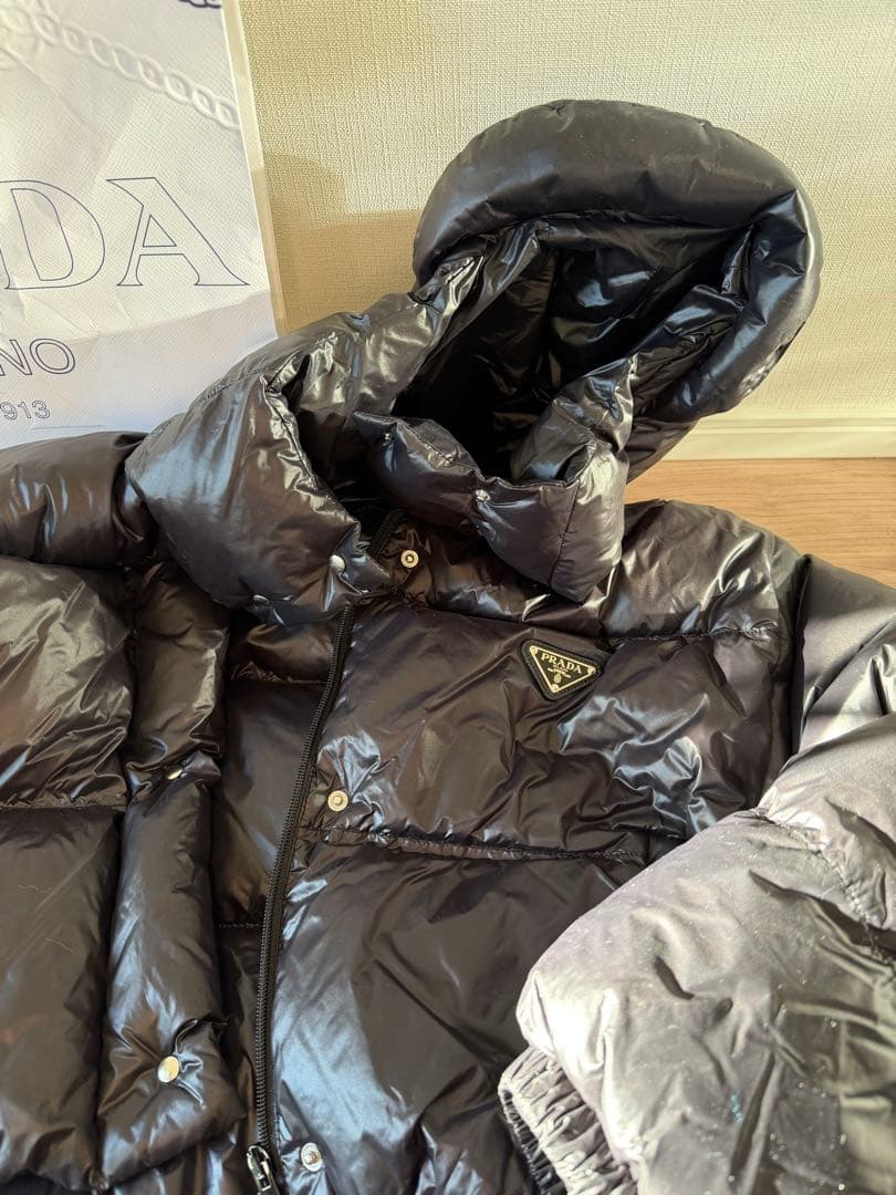 は*む様 最安値　PRADA ブラック ダウンジャケット　ショートダウン　38
