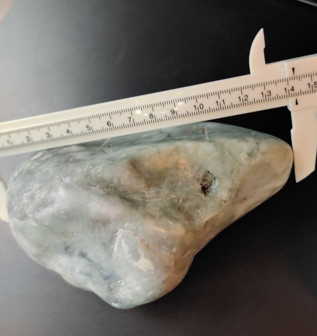 国産翡翠原石 多色　山形景 水石 1044g