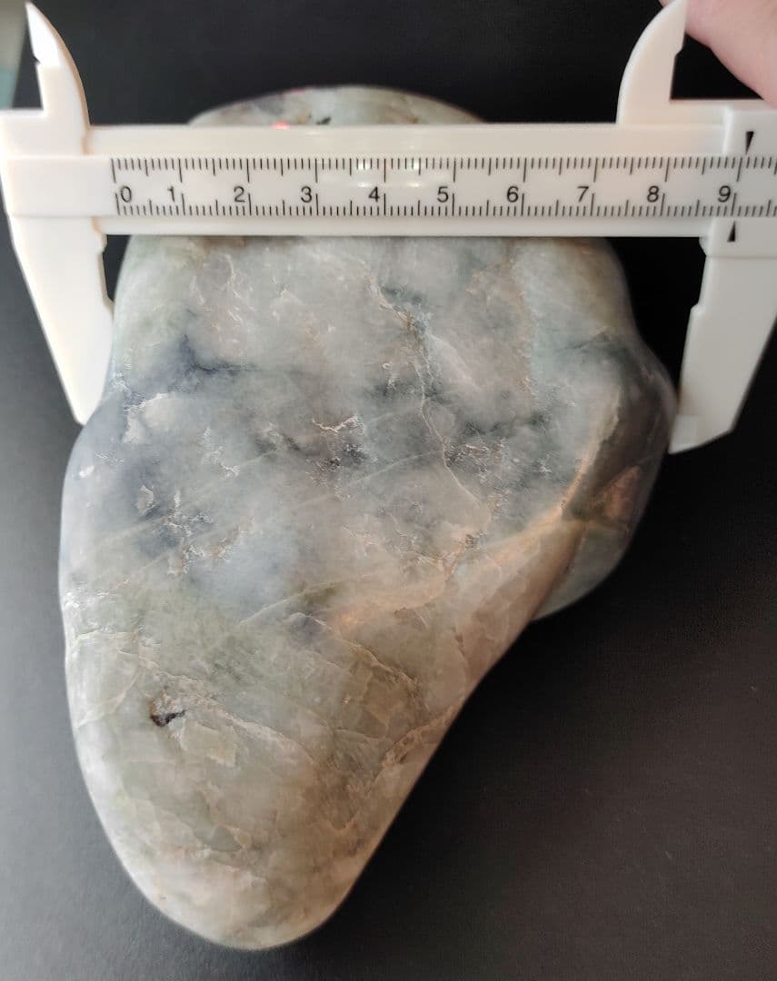 国産翡翠原石 多色　山形景 水石 1044g