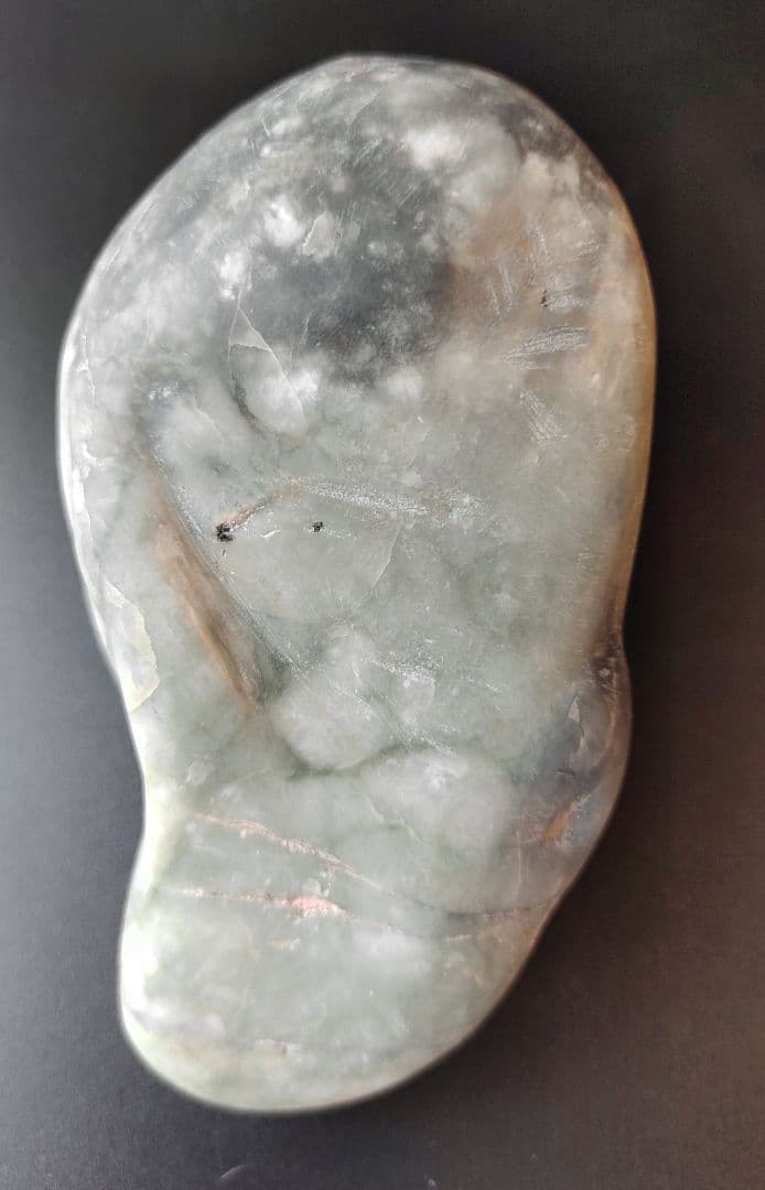 国産翡翠原石 多色　山形景 水石 1044g