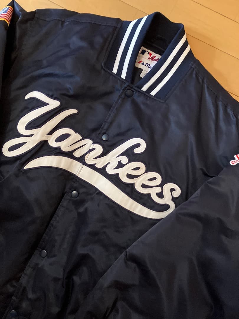 ニュヨークヤンキーススタジアムジャンパーマジェスティック
