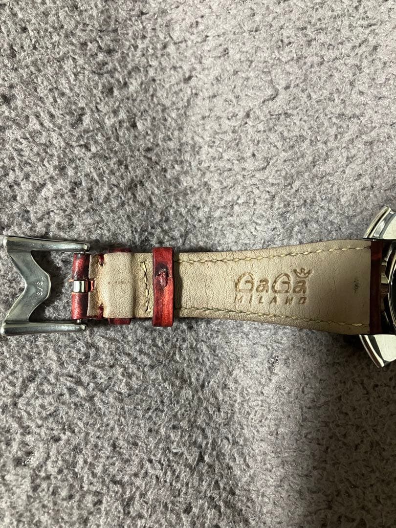 ガガミラノ　イタリア製 N.1538 赤い文字盤 時計