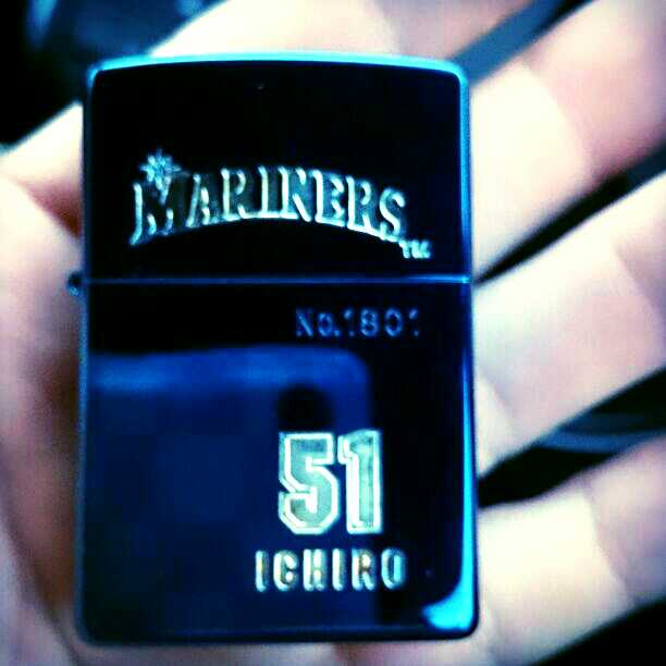 完全未使用のプレミアのジッポです