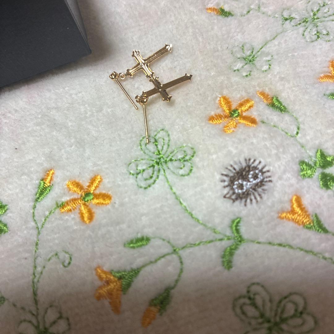 18金クロスダイヤピアス