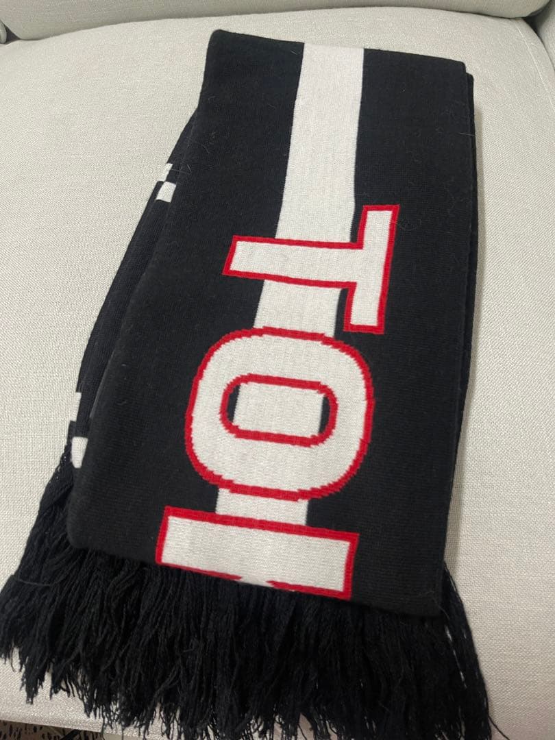 未使用品BALENCIAGA ブラック サッカーマフラー Tokyo