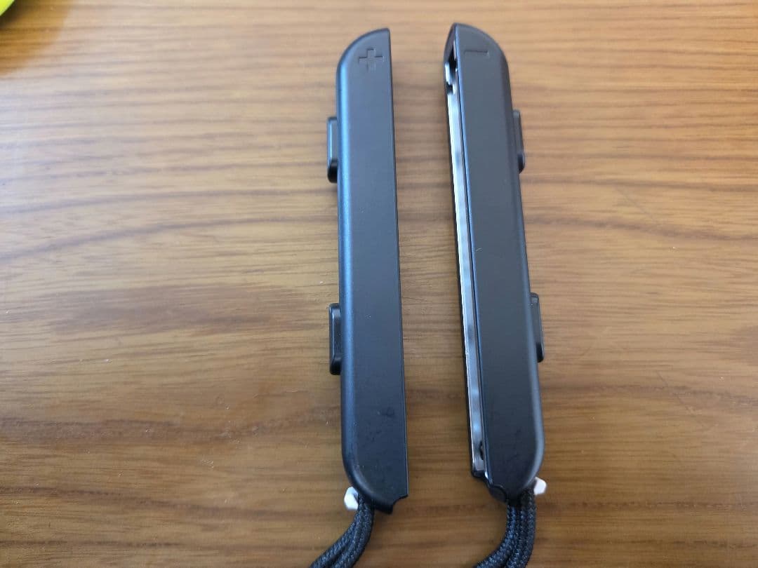 Nintendo Switch 清掃済み ジョイコン２セット付き 本日発送!!