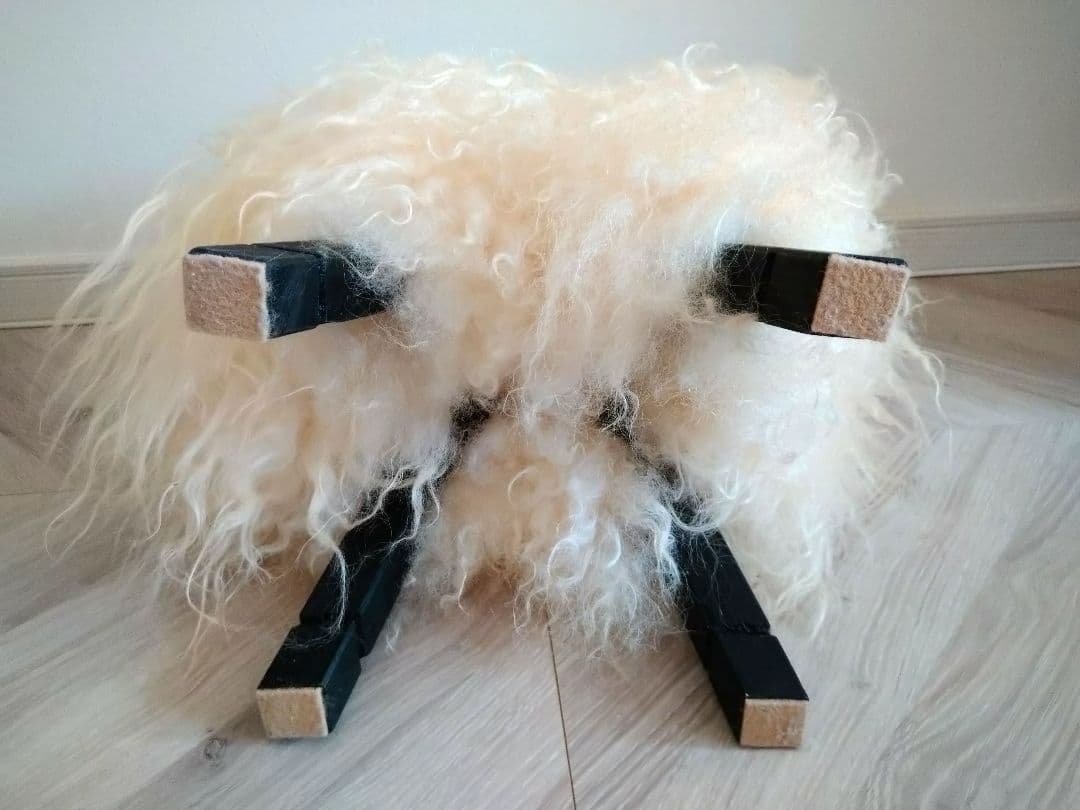 シープスキン　オットマン