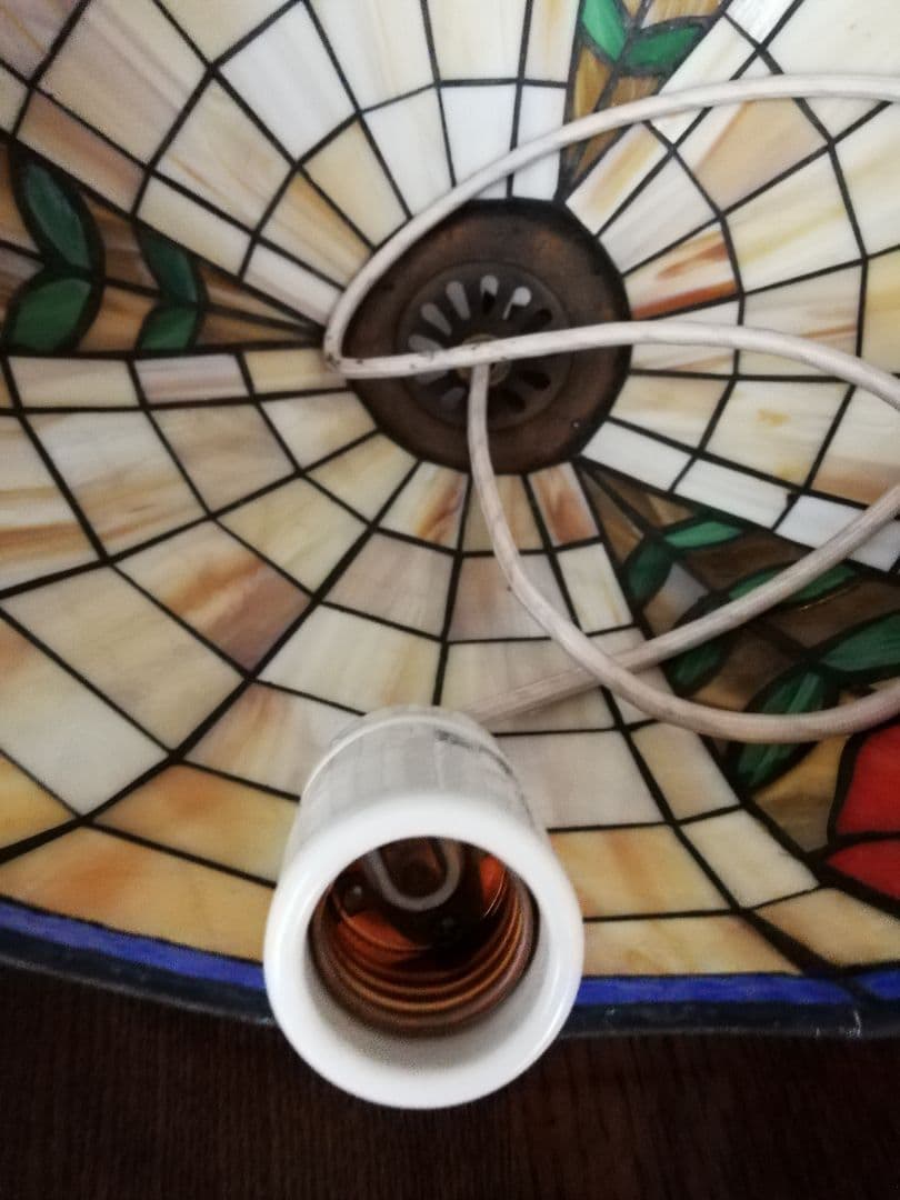 照明器具　ステンドグラス　吊り下げランプ　ペンダントライト