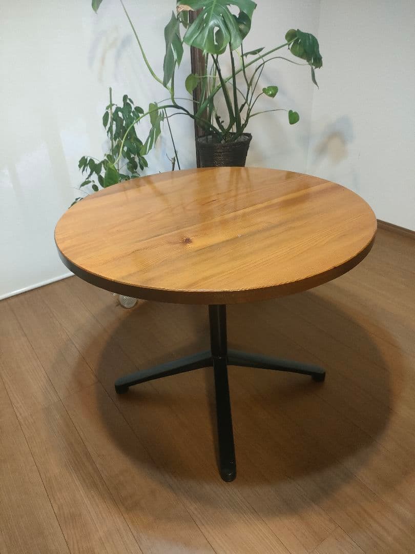 ！タイムセール！円形木製テーブル 3本脚
