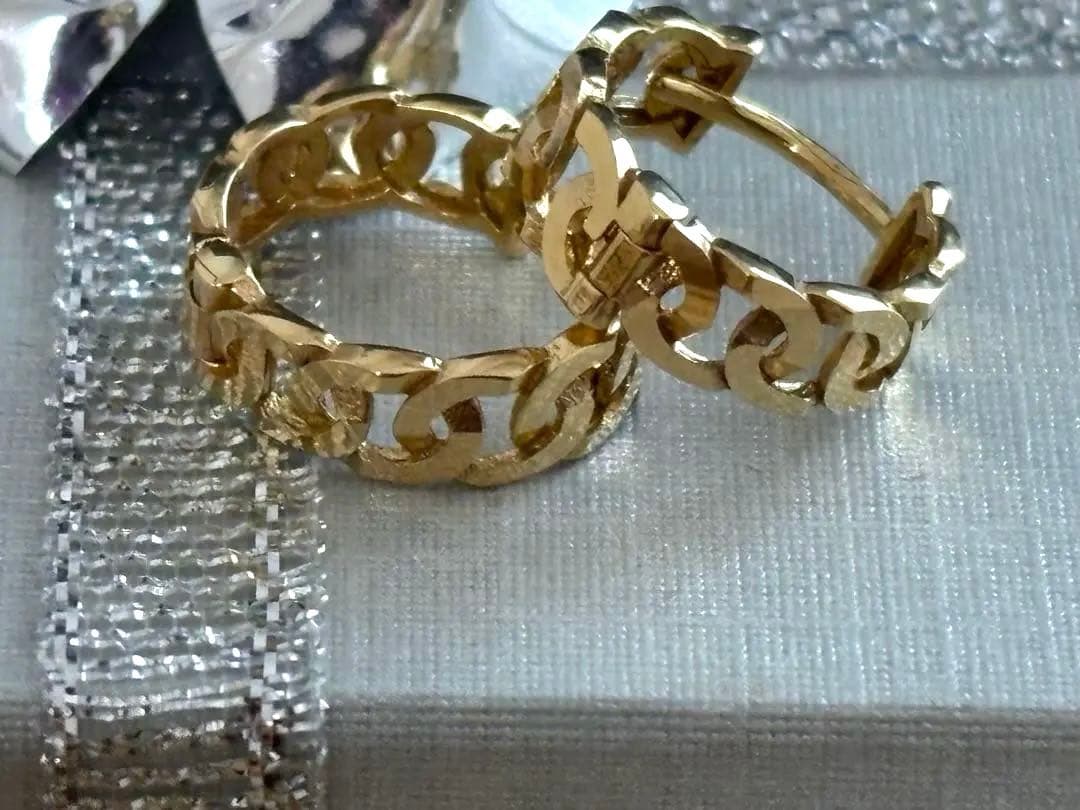 K18 フープピアス　中折れ2.1g carat カラット好きにも！