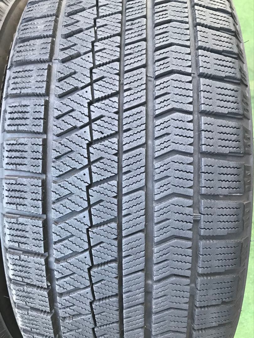 225/50 R17、 BRIDGESTONE BLIZZAK VRX2、22年