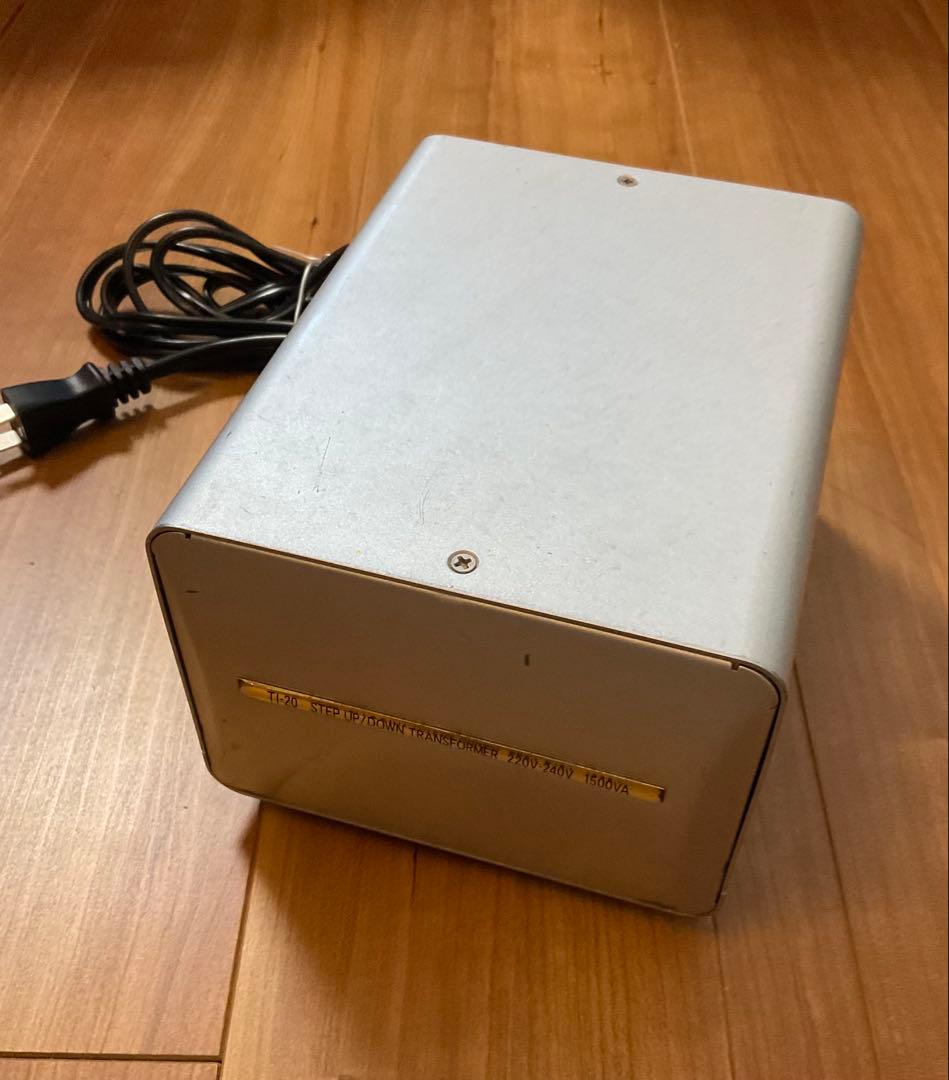 カシムラ　TI-20 変圧器 1500VA