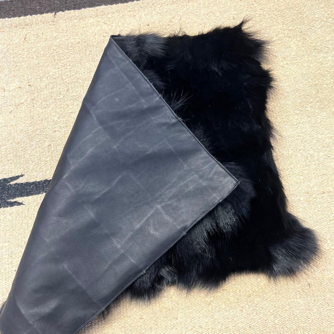 牛革　カーミットチェア　黒狐毛皮敷物　ファー　マット　フォックス　座布団　2枚