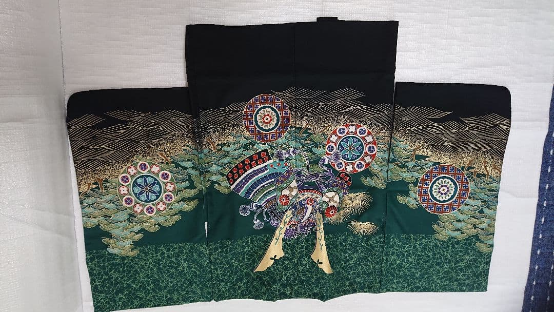 七五三 伝統的な緑色の着物