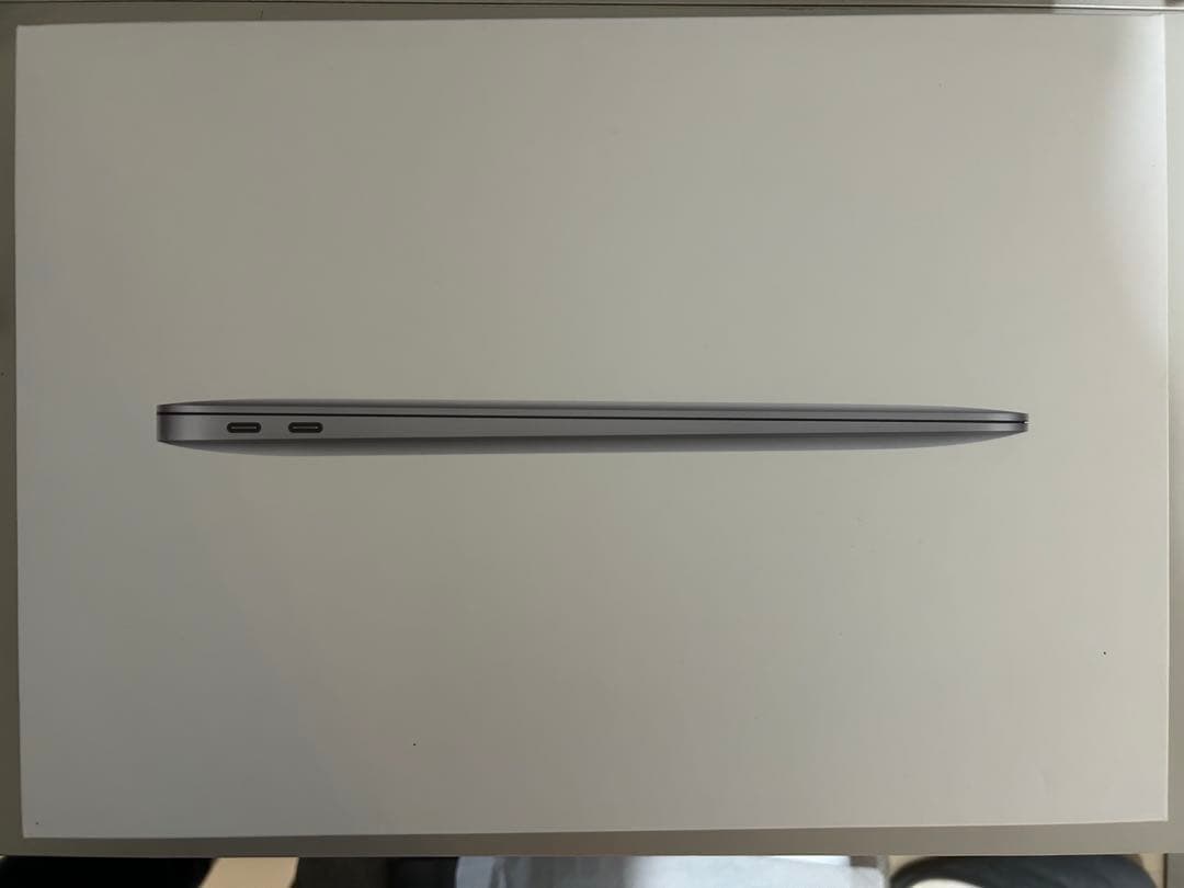 MacBook本体 MacBook Air / M1 / 8GB / 256GB